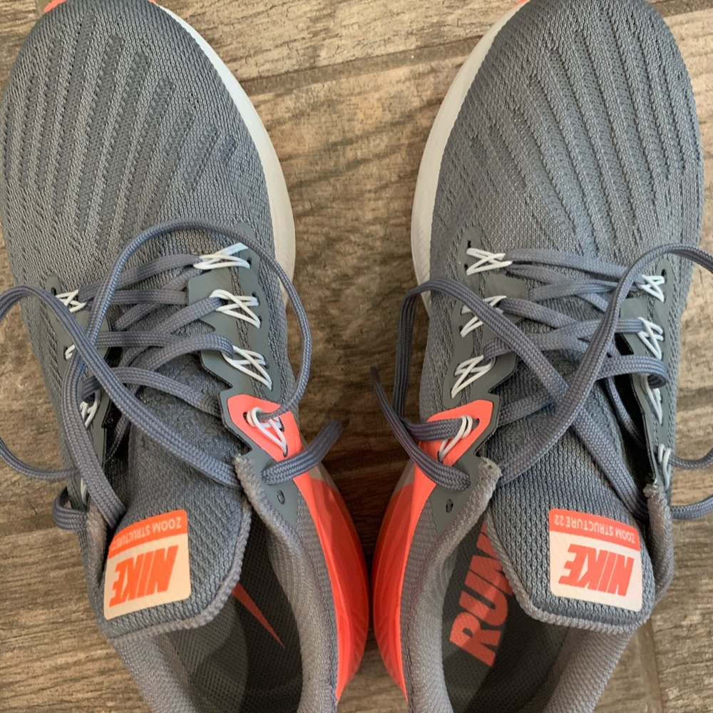 Nike Zoom Structure 22 Women’s running shoe/ 9.5